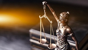 Экономколлегия Верховного Суда РФ удовлетворила жалобу доверителя адвокатов Юридической фирмы "ЮСТ"